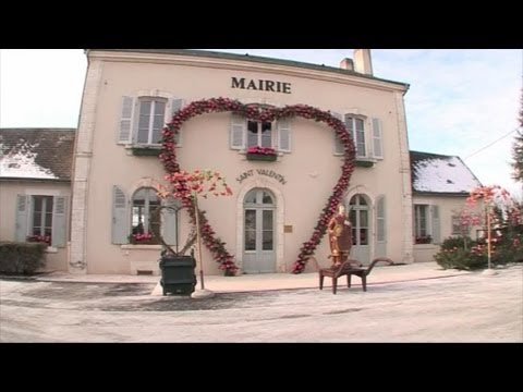 Les amoureux se pressent au village de Saint-Valentin