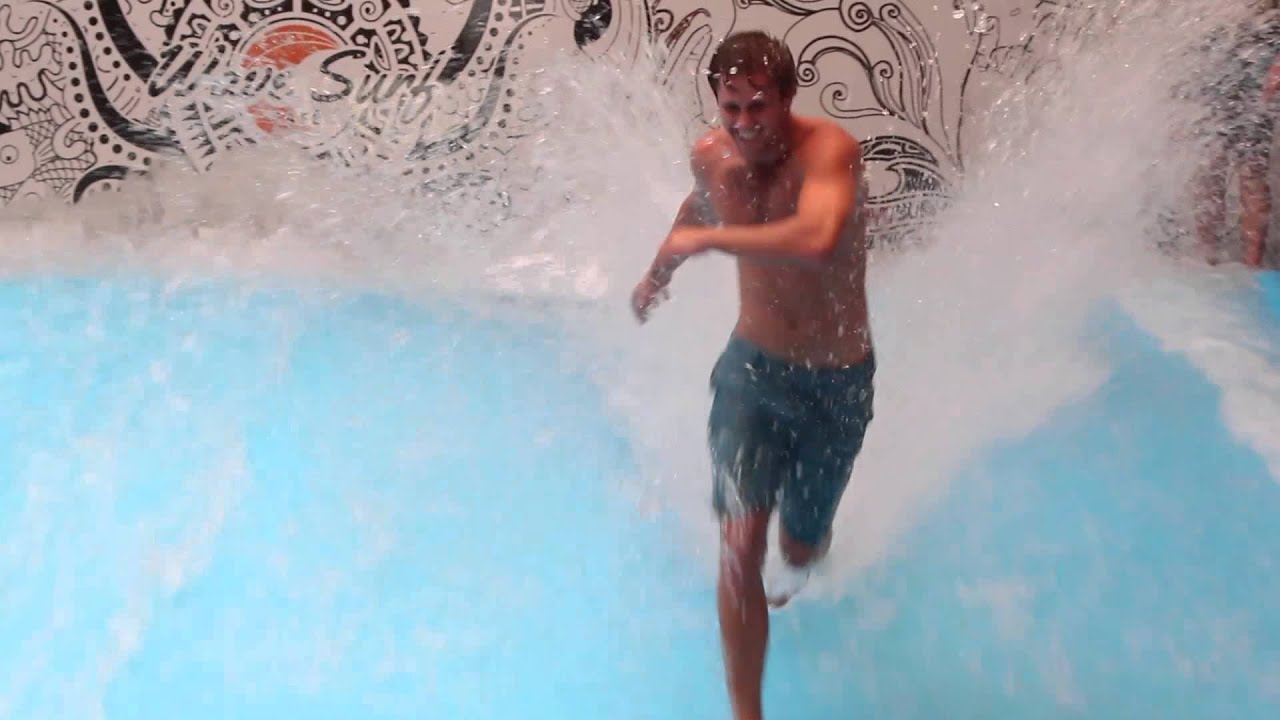 Wave Surf Caf&eacute;