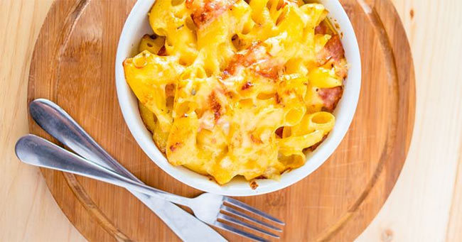 Mac, bacon and Mimolette recipe (in French) mac-et-mimolette: Cassolette de macaronis au bacon et à la mimolette