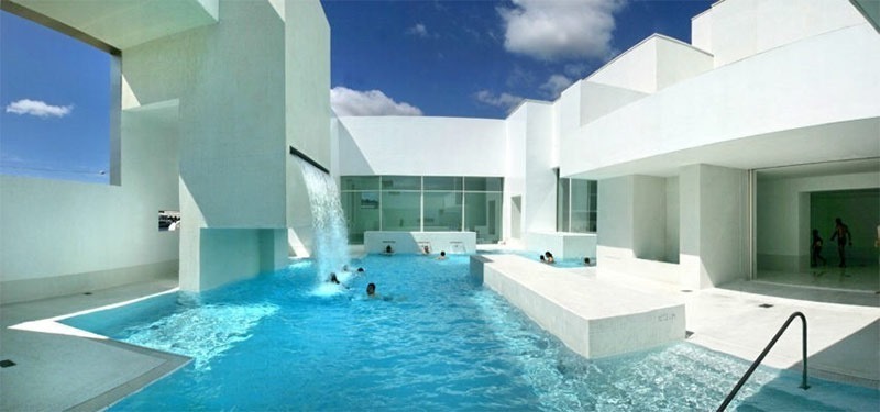 39 Extraordinary French swimming pools In France that are public