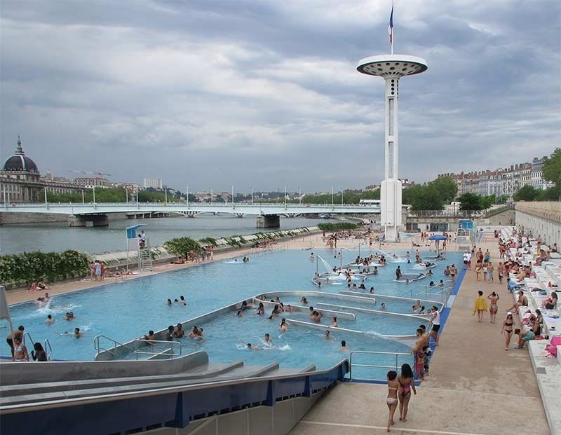 swimming pool tours france