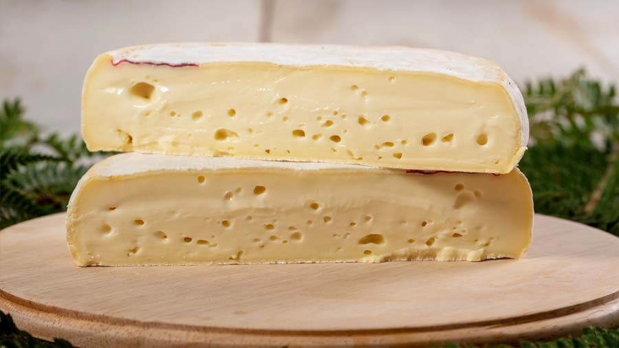 17 Famous French stinky cheeses adored in France, feared by others
