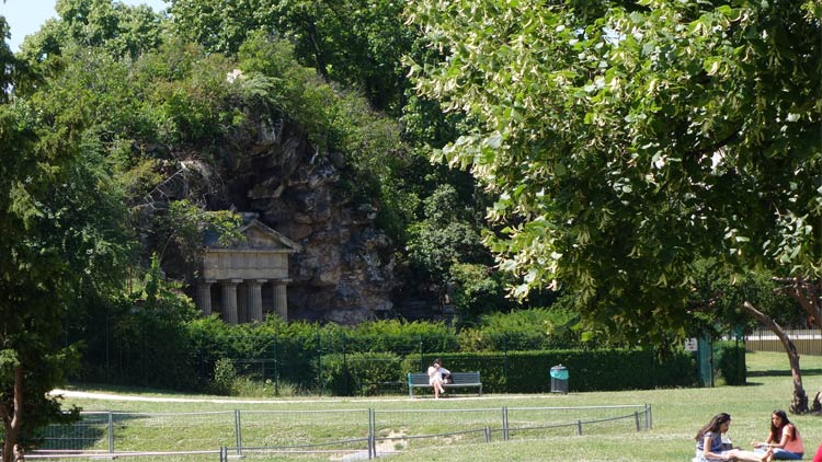 Parc De Jeux De La Folie Saint James